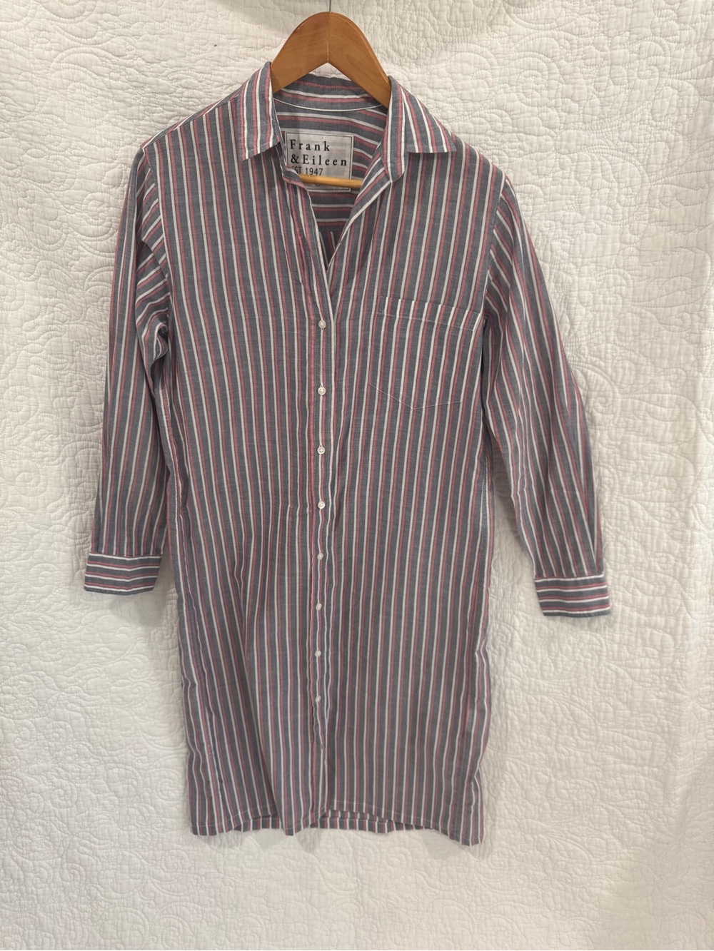 Frank & Eileen Men’s Button-Down Stripe Shirt in Gray and Red